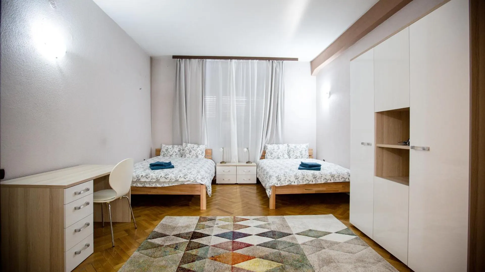 Spacious City View Apartment With Balcony Bukarest