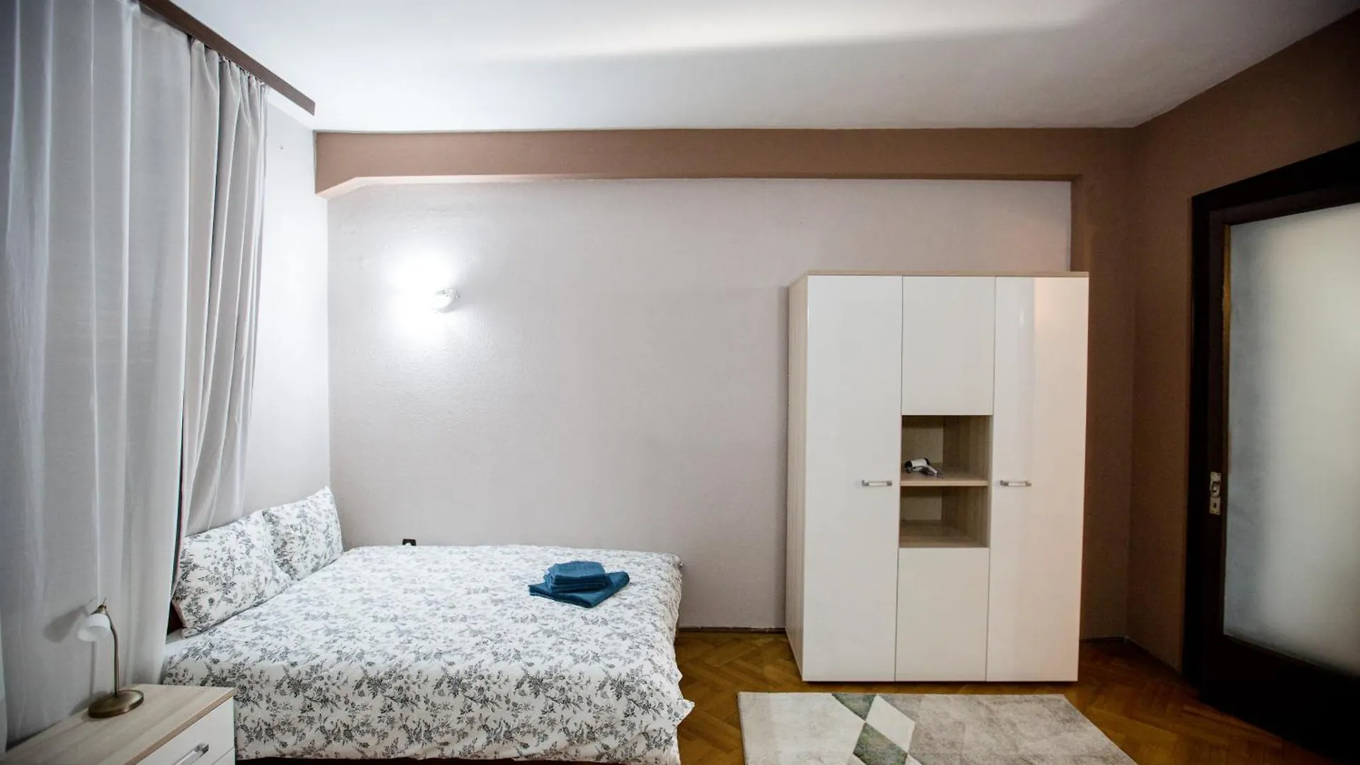 Spacious City View Apartment With Balcony ブカレスト 0*,  ルーマニア