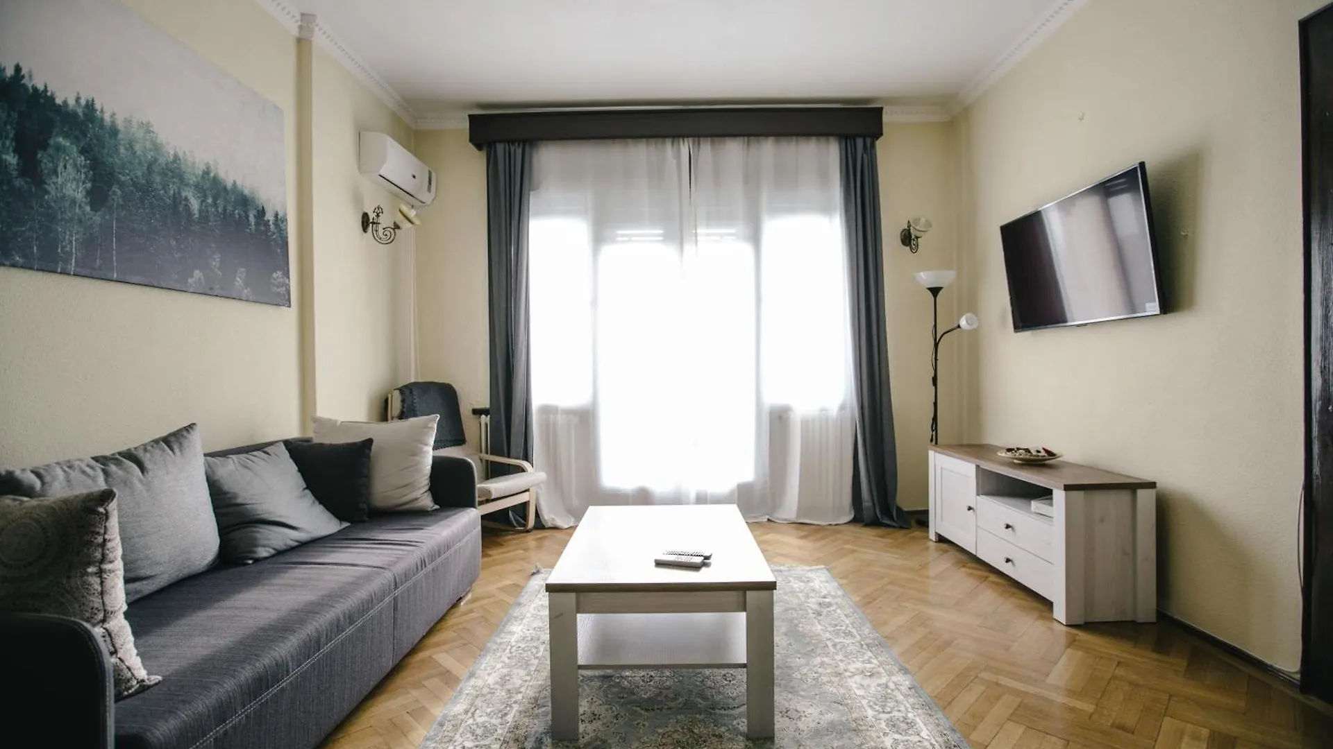 Spacious City View Apartment With Balcony 布加勒斯特